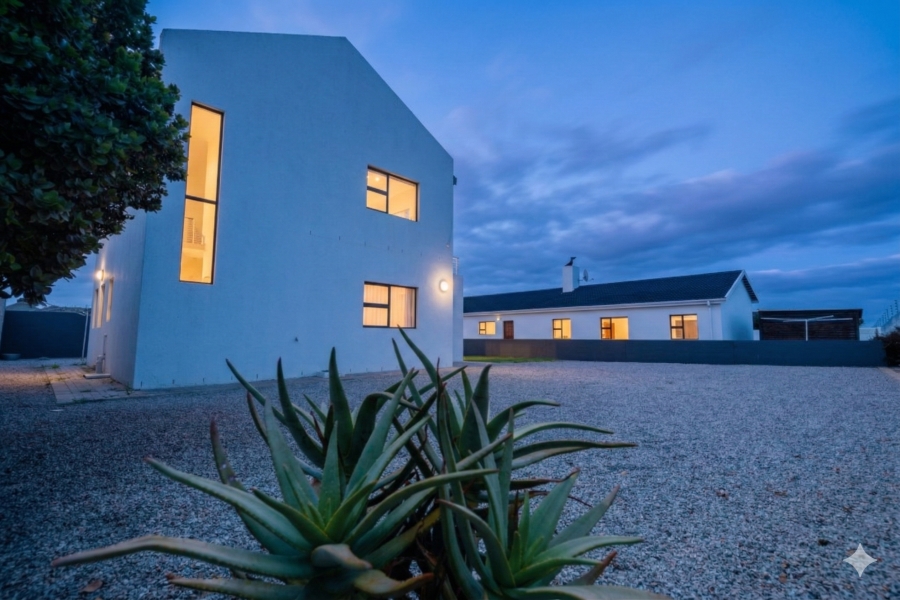 4 Bedroom Property for Sale in Country Club Western Cape